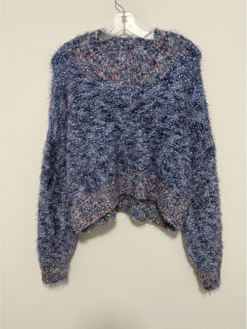 Free People long Sleeve Round neck Blue Tone Fuzzy Pullover Sweater Size M